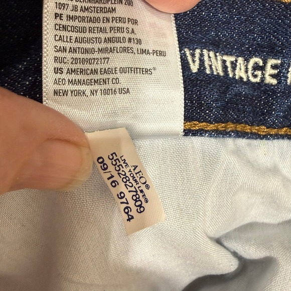 American Eagle Vintage Hi-Rise Jeans Dark Wash Denim Womens Size 16 Short - Picture 6 of 9